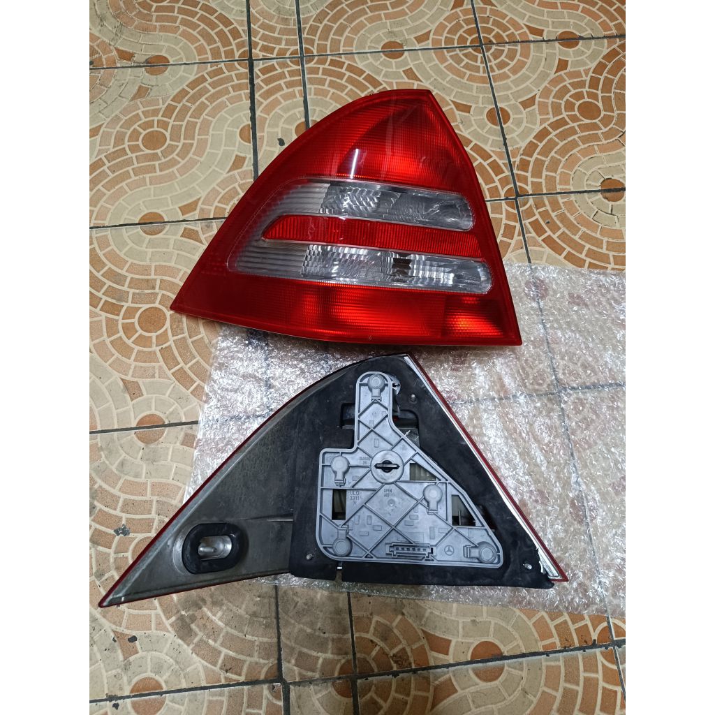 STOPLAMP LAMPU MERCEDES BENZ W203 SATUAN ORIGINAL