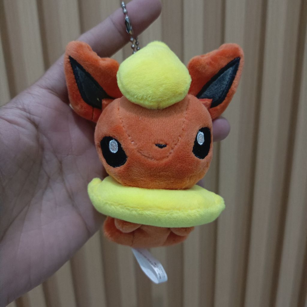 Keychain Flareon Pokedoll Pokemon Center / Ganci Flareon