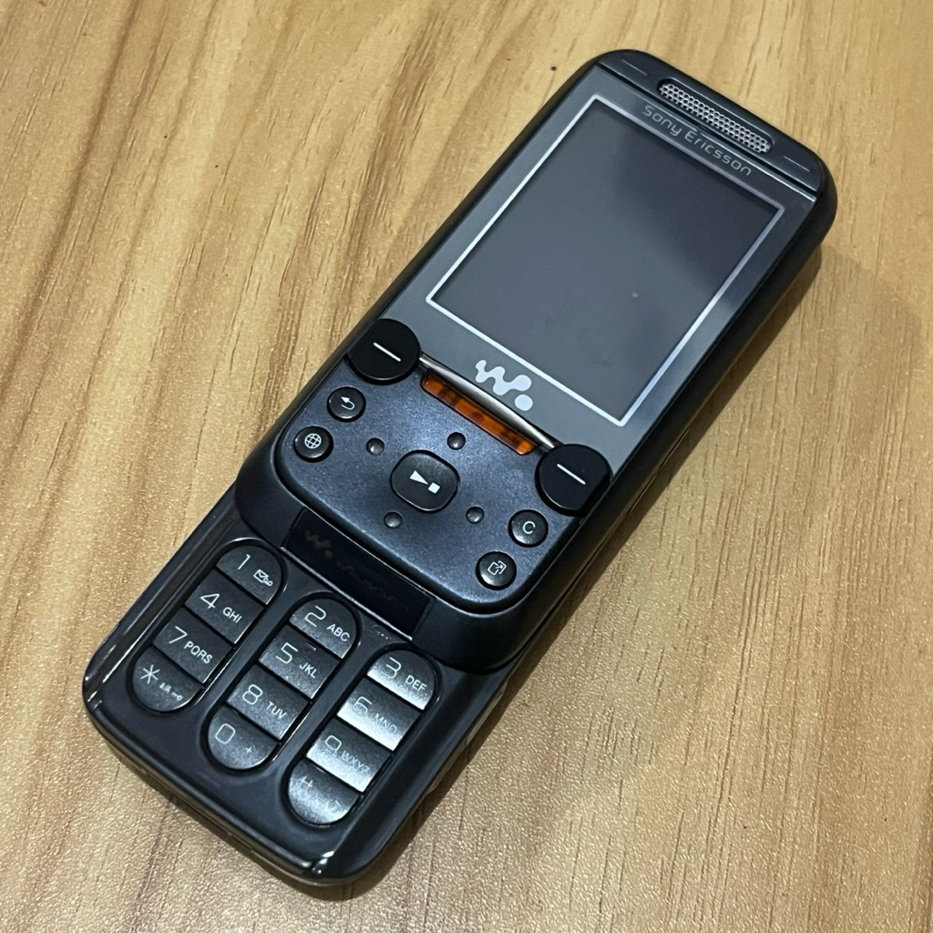 Sony Ericsson w830i slide black vintage