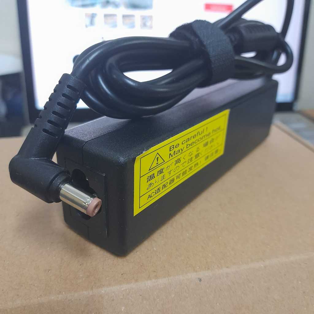 Adaptor Charger Original Laptop Fujitsu Lifebook U938/U9310 BARU Oem