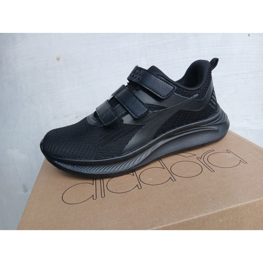 sepatu sekolah anak hitam polos  full black