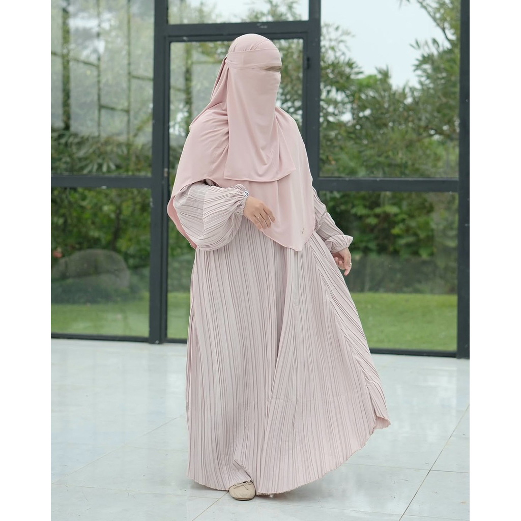 preloved VVGC fleur abaya aqsamodestwear warna blush size L