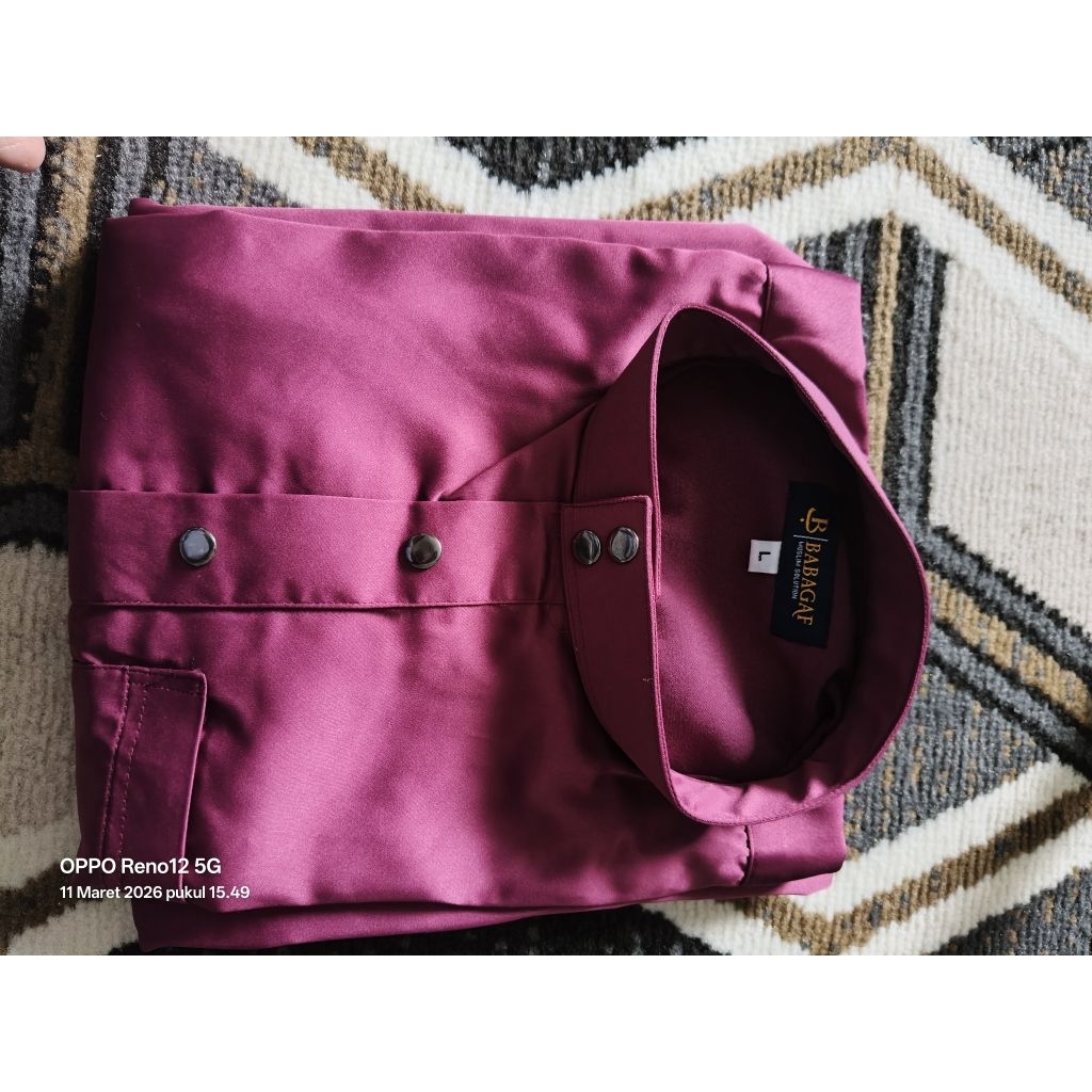 gamis marun