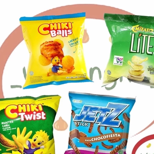 jajanan chiki, beng-beng, oreo, nextar, chocopie (bisa by request) harga tertera per pcs