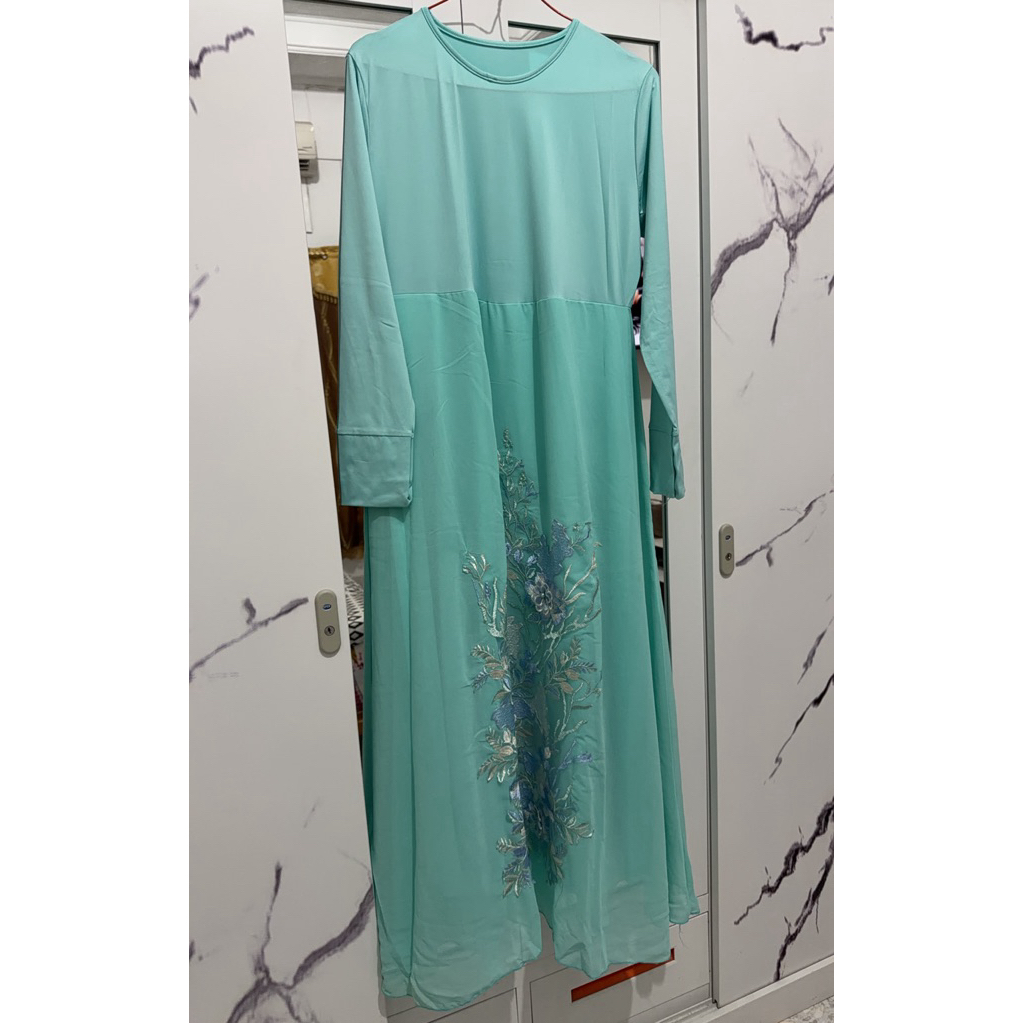 Preloved gamis + khimar warna biru muda bordir