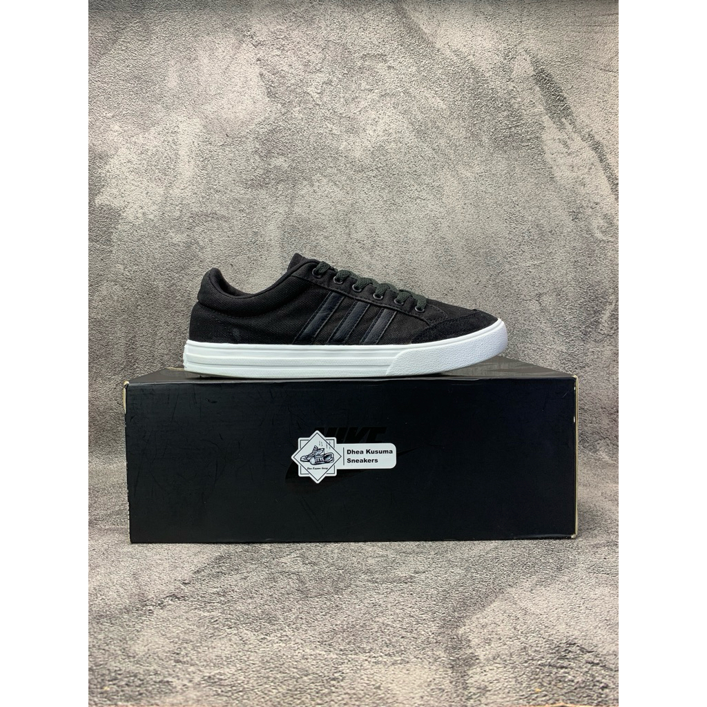 Sepatu Second Casual  Adidas Vs Set Black White  Size 40 2/3 Insole 25,5 CM  Original Guarantee 100%