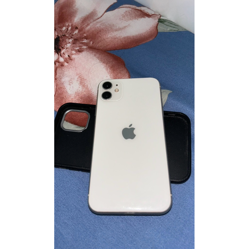 PRELOVED / SECOND Iphone 11 128 White inter allop