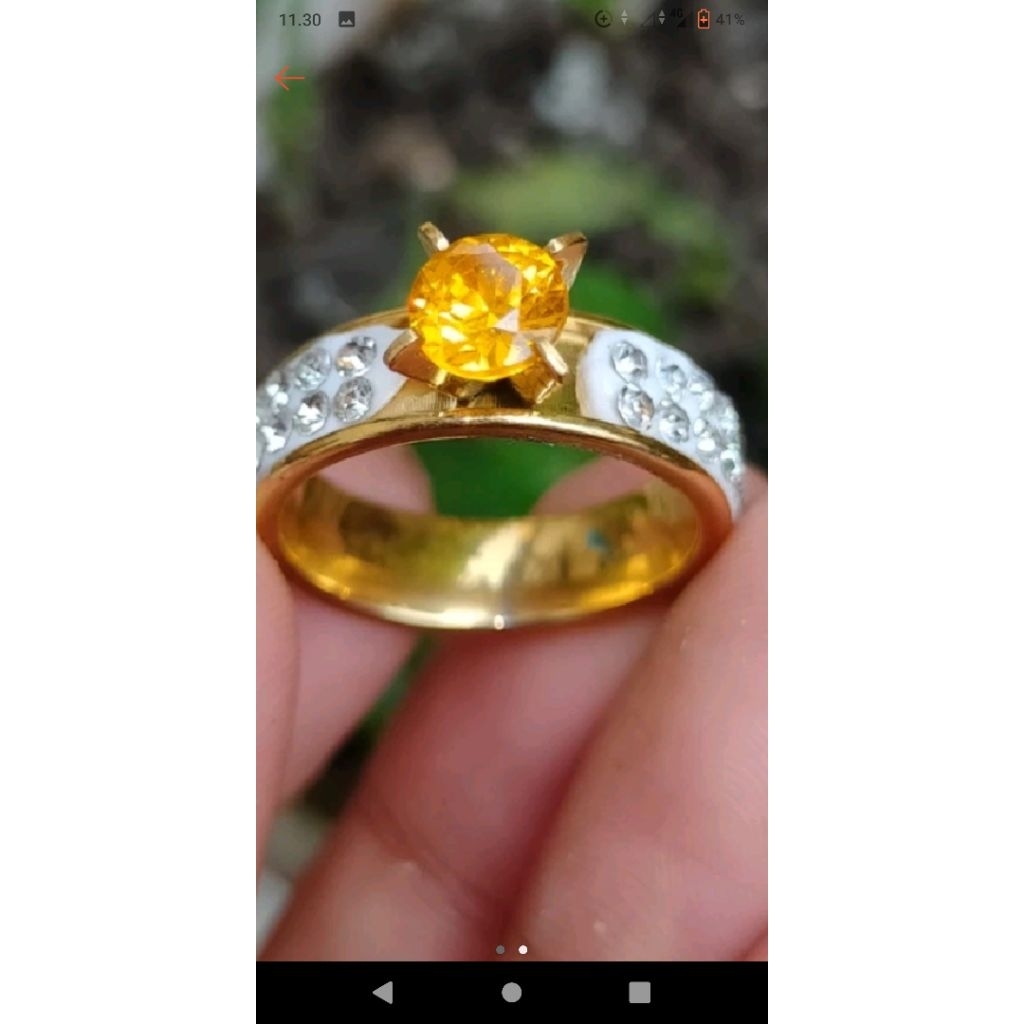 Natural yellow zircon