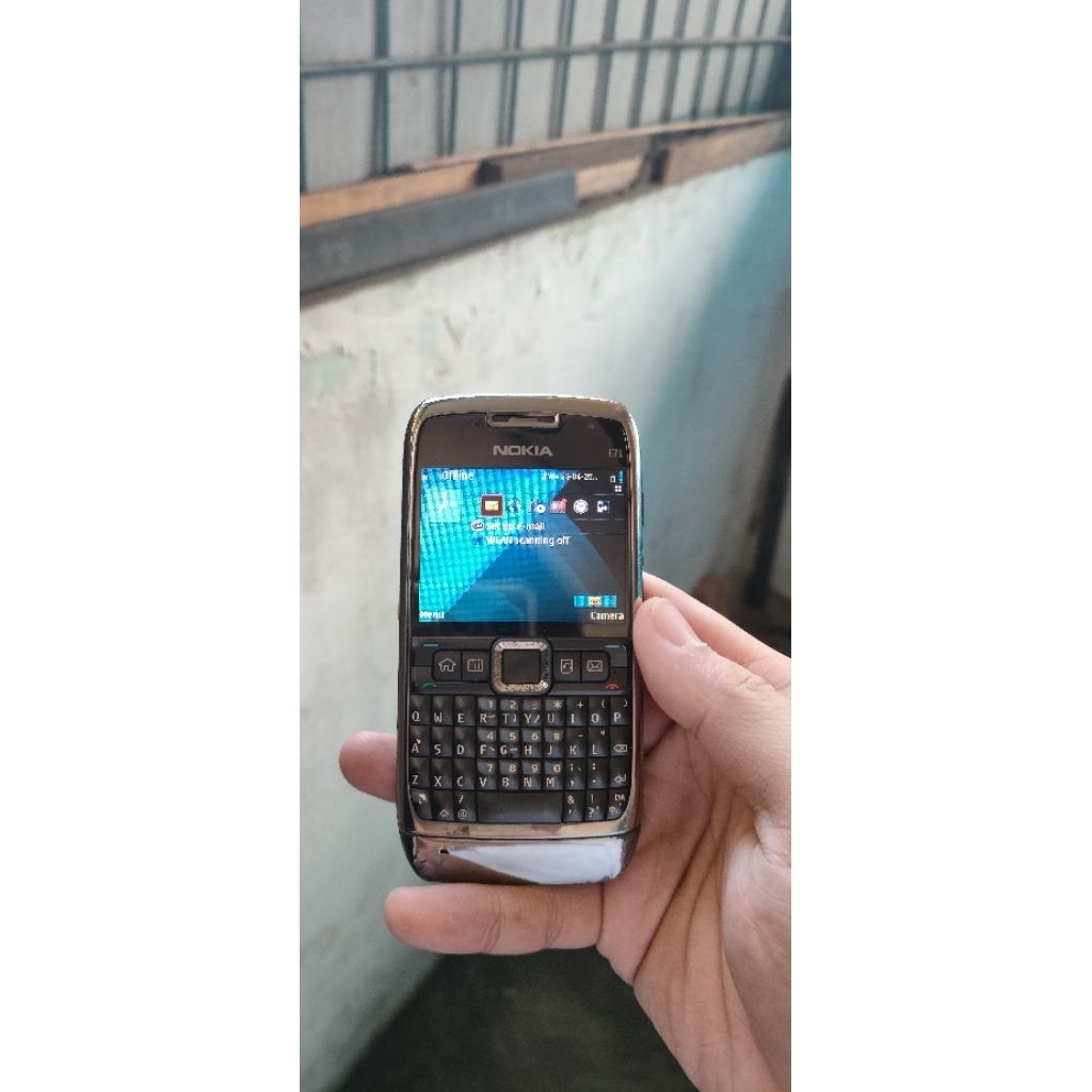 Nokia E71 second (minus di deskripsi)