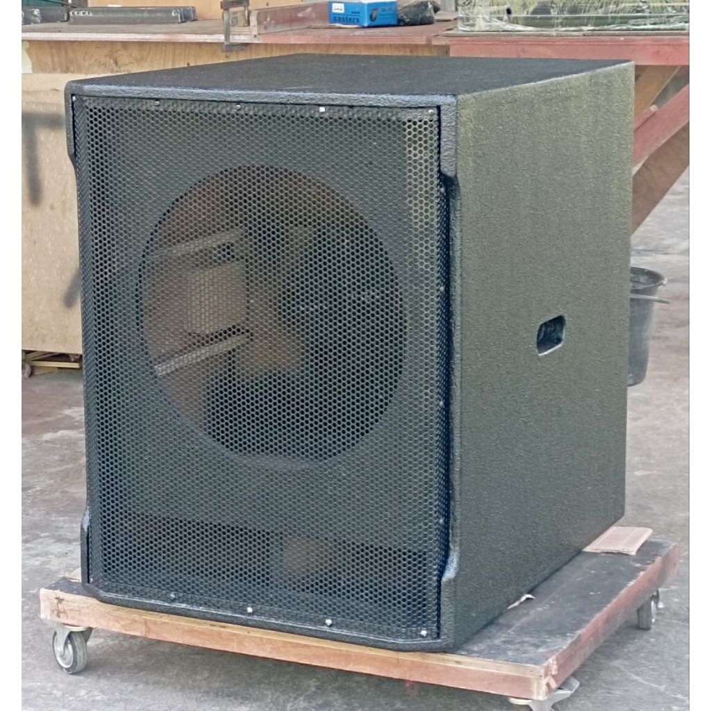box subwoofer aktif 18 inci