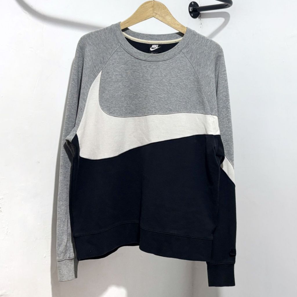 Nike Big Swoosh Logo Crewneck