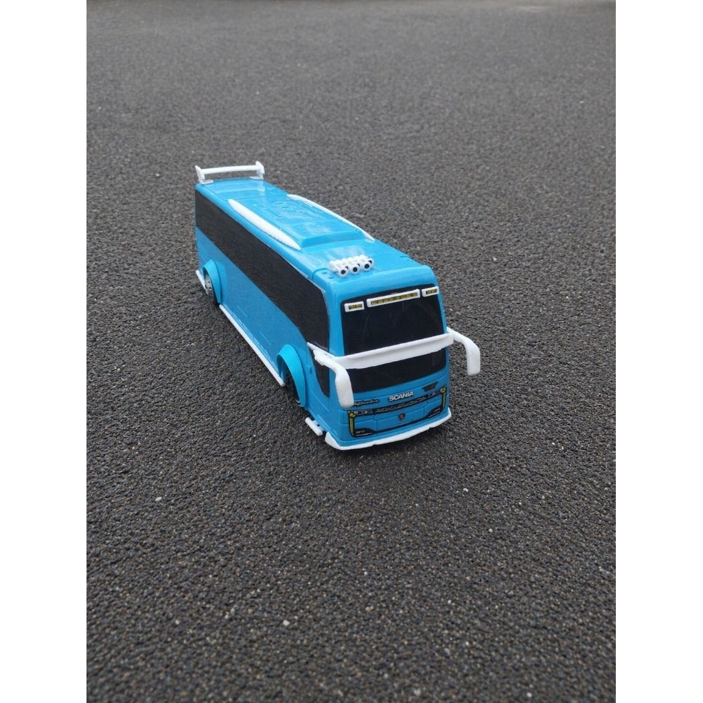 winglet miniatur bus plastik