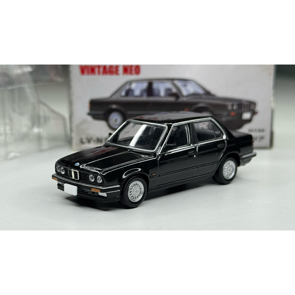 TLV 1:64 BMW E30 325i Sedan Hitam Diecast Tomica Limited Vintage