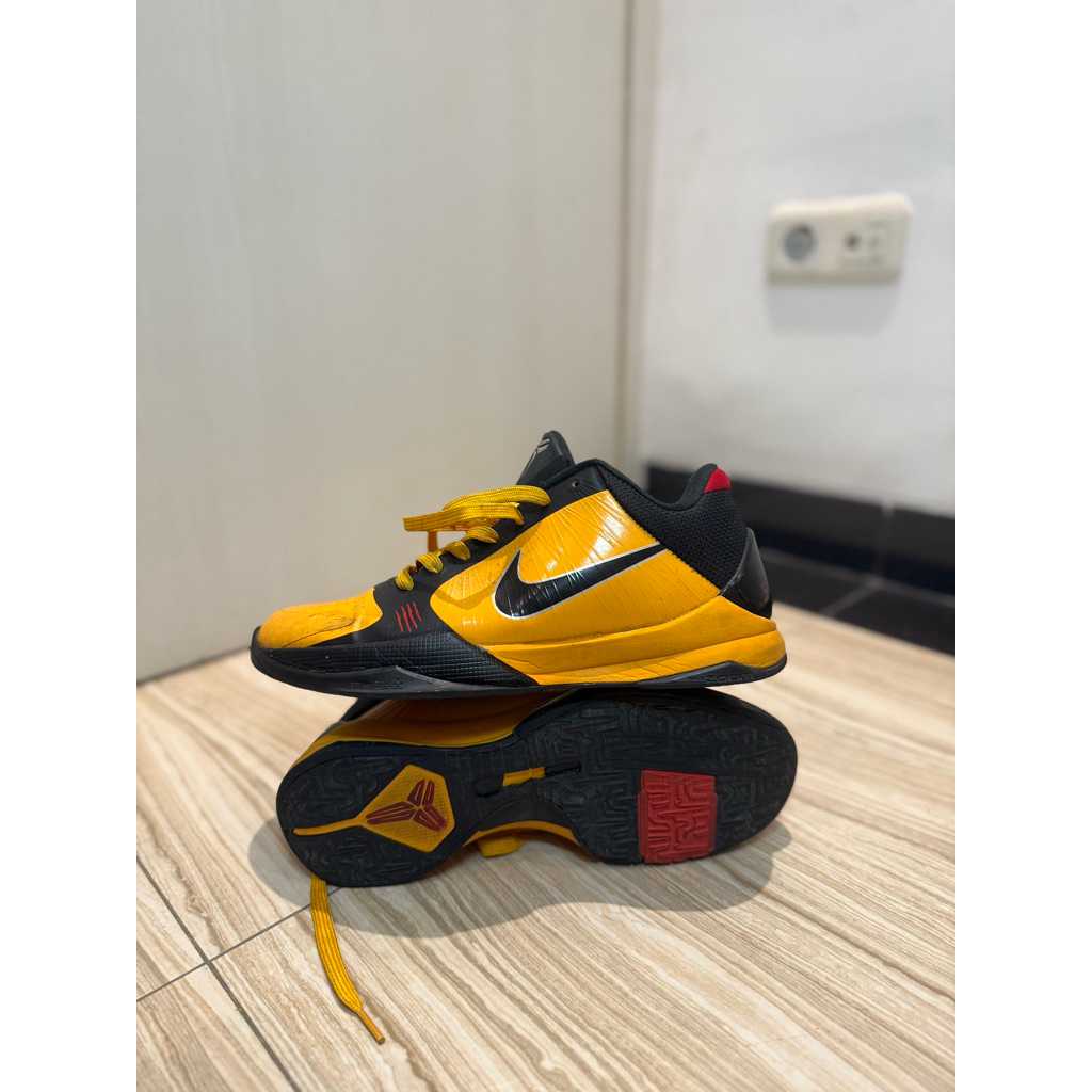 Sepatu Nike Kobe 5 Proto Bruce Lee Yellow Preloved size 42/27 cm