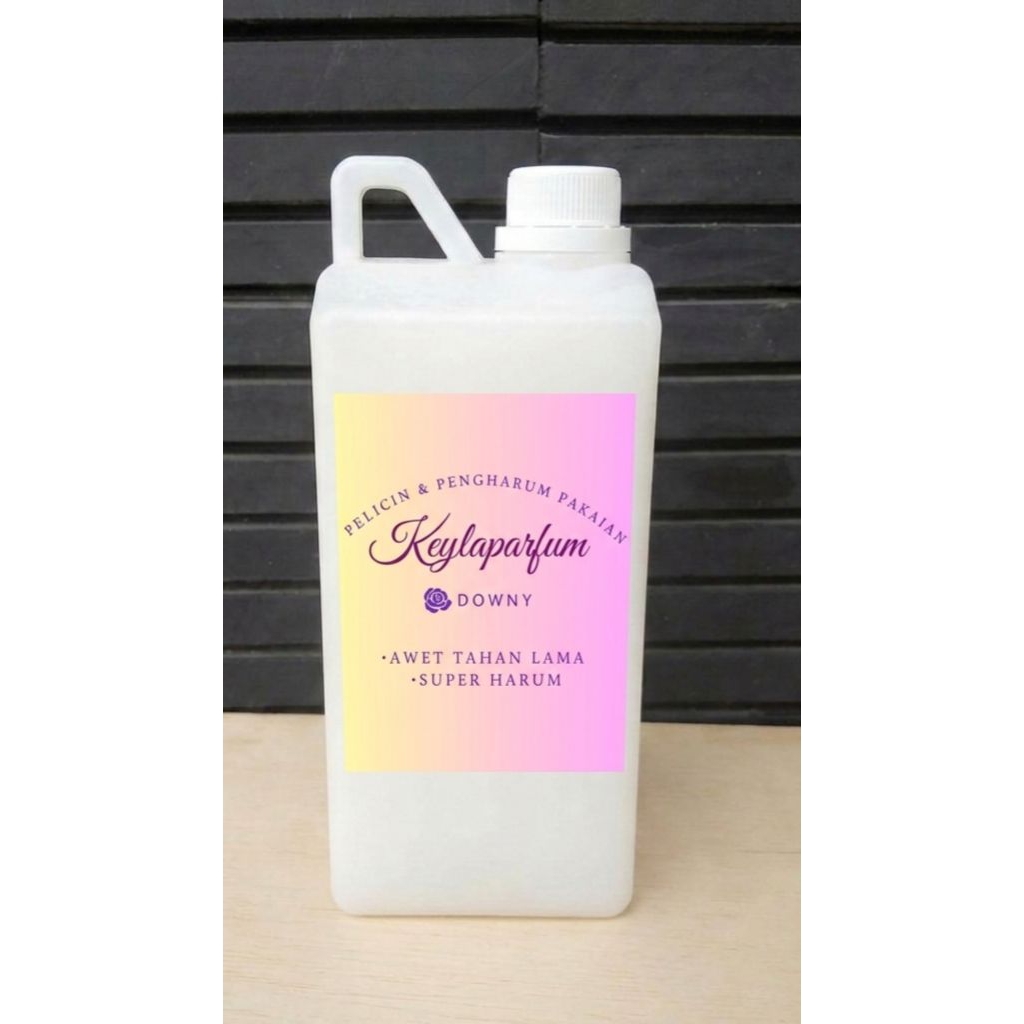 pelicin pengharum pakaian superharum varian downy (1liter)