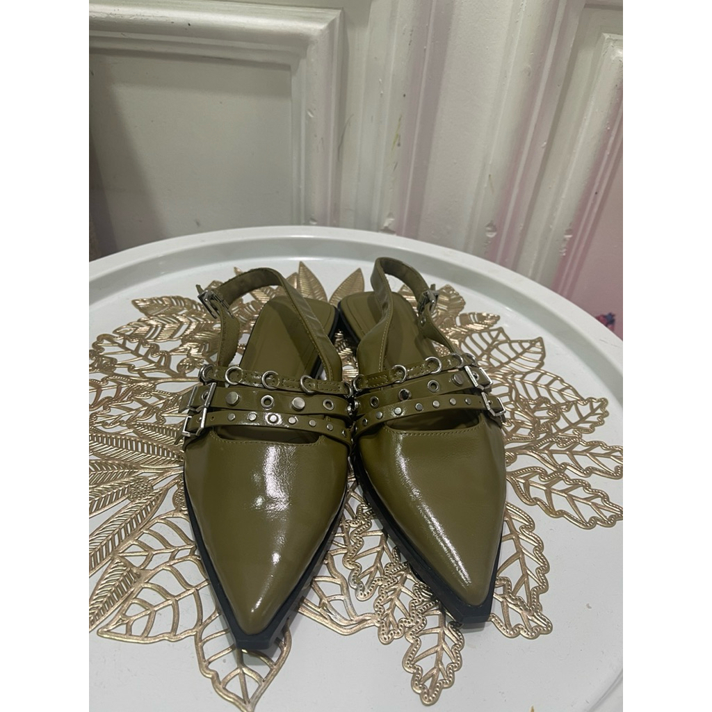 sendal stradivarius hijau