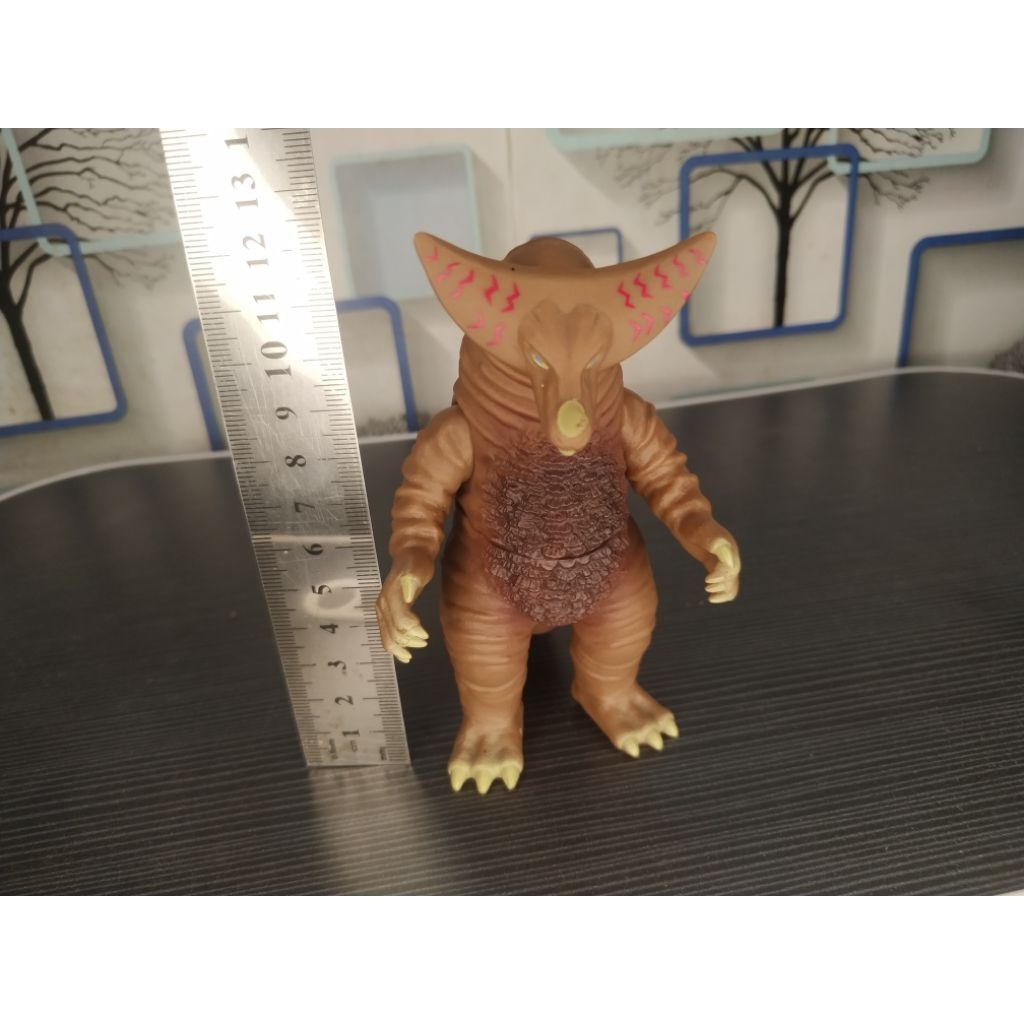 Monster kaiju ultraman gomora ori Bandai