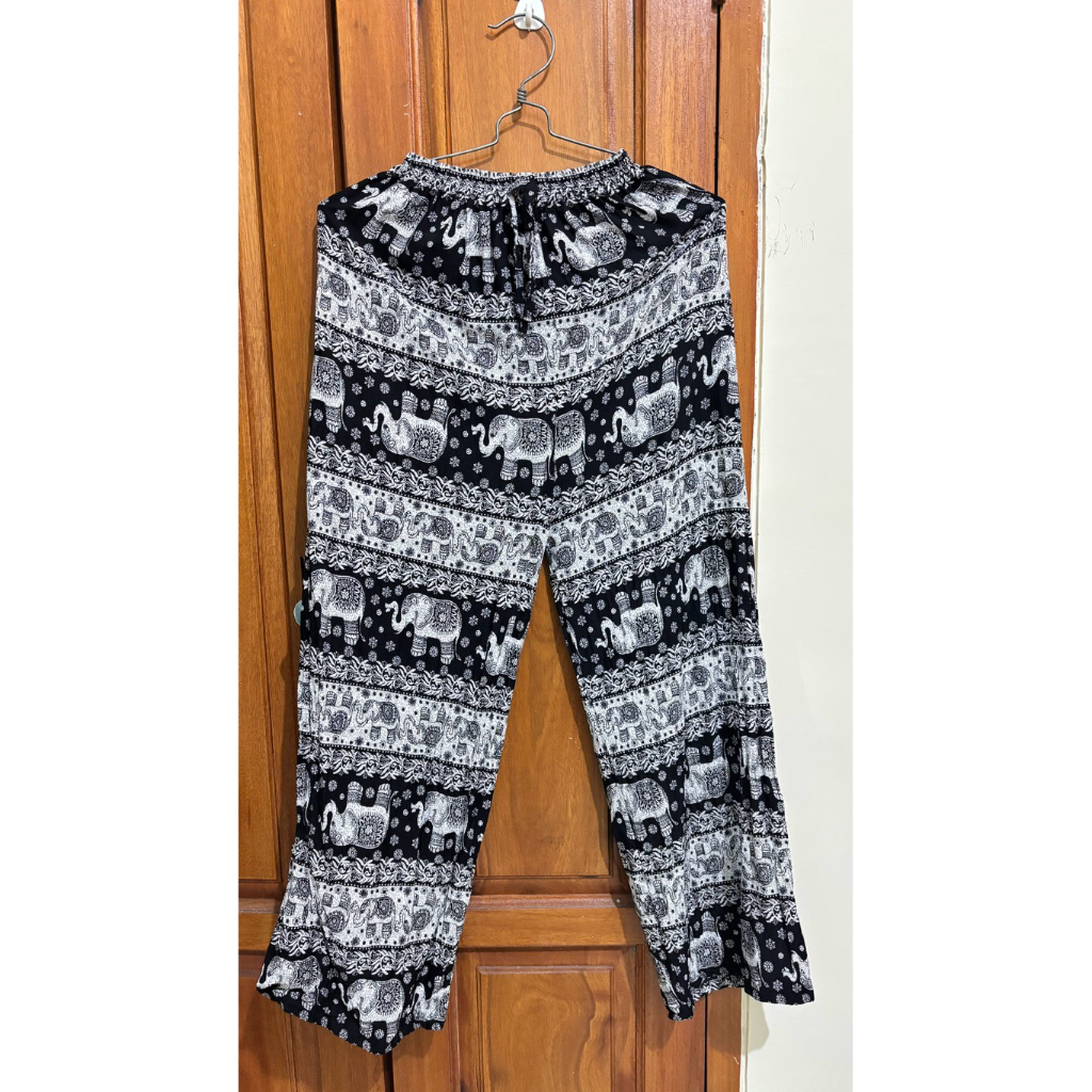 NEW (tidak pernah di pakai) Celana Kulot Wanita HITAM ETNIK Jumbo Rayon Motif Gajah Kain Bali Nyaman