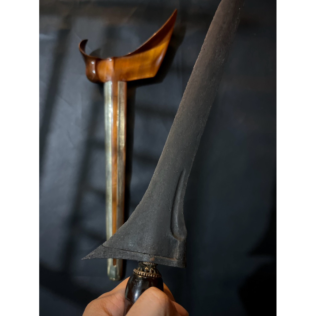 keris sepuh dapur tilam upih pamor keleng, warangka ladrang capu, deder solo mendak mata, pendok per