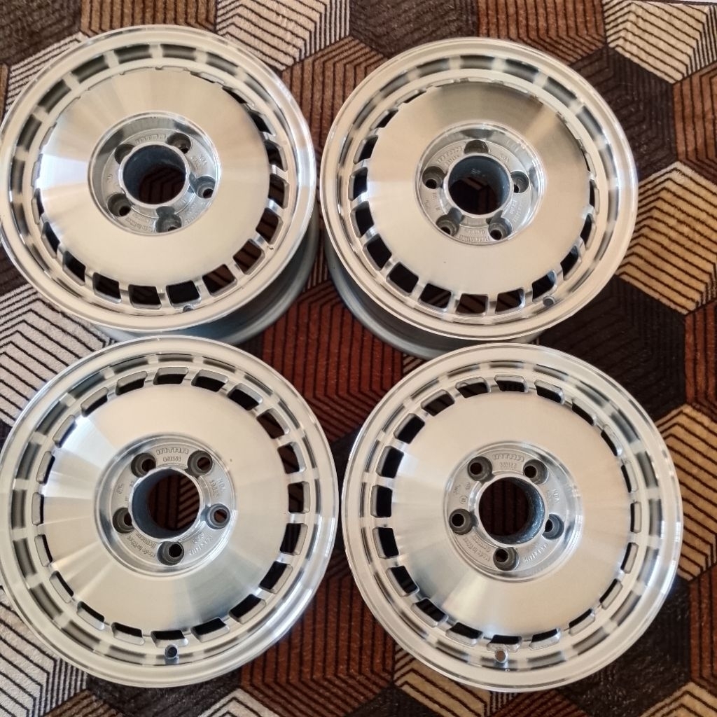 velg mercy r14