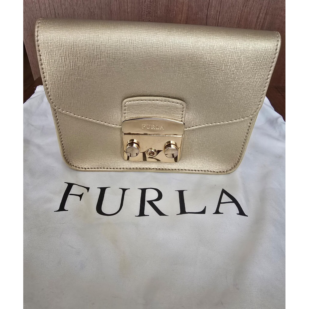 Preloved Tas Furla Metropolis Mini Gold Colour Ori
