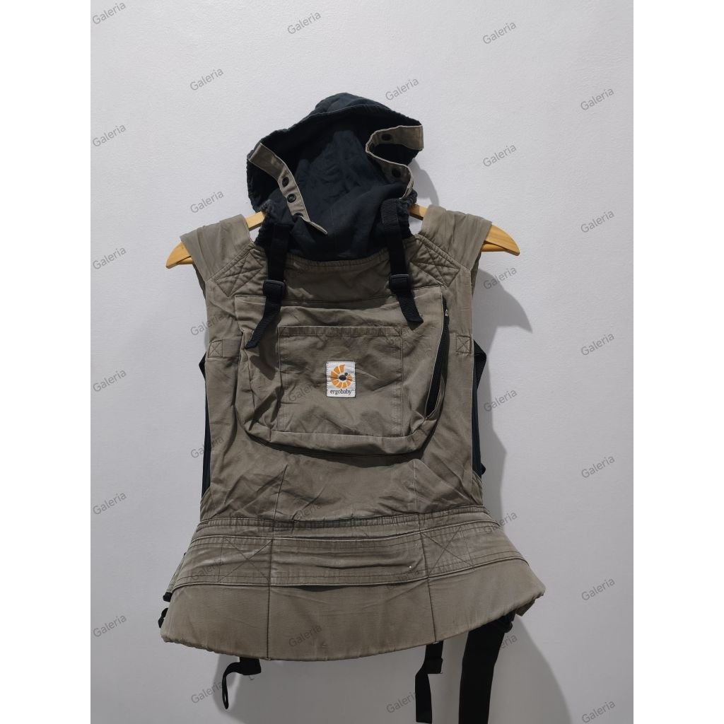 SALE Gendongan Bayi Second Preloved LN SSC Ergobaby Rare Original M Shape