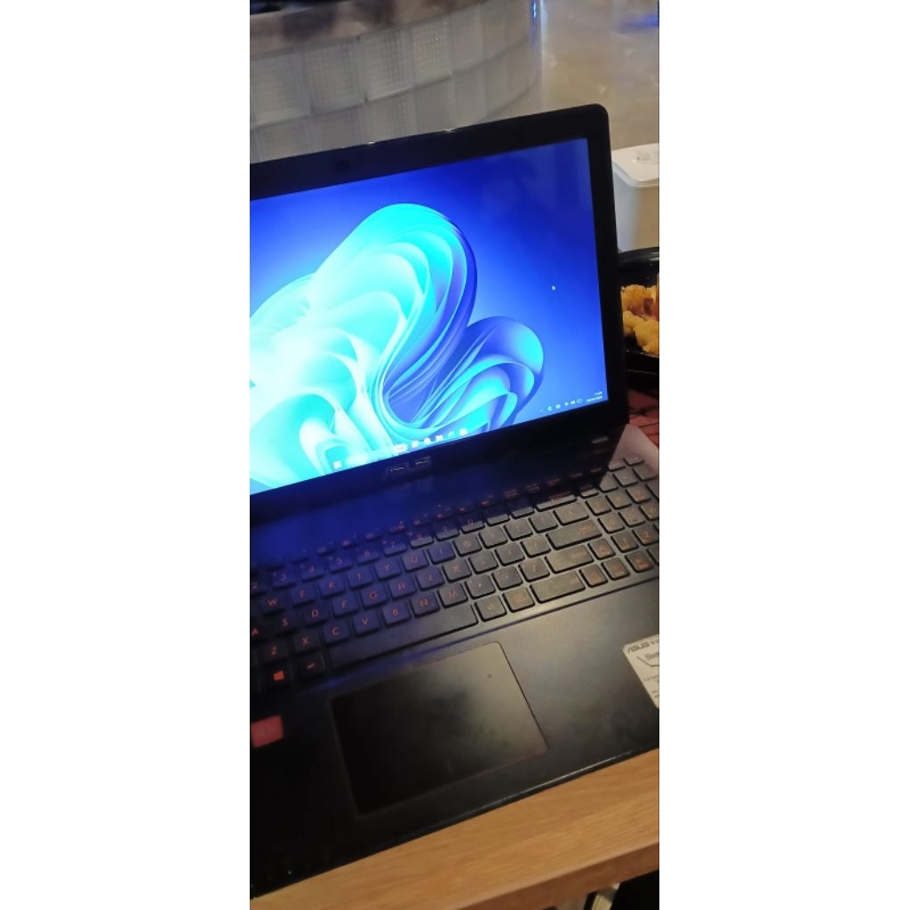ASUS X550IU
