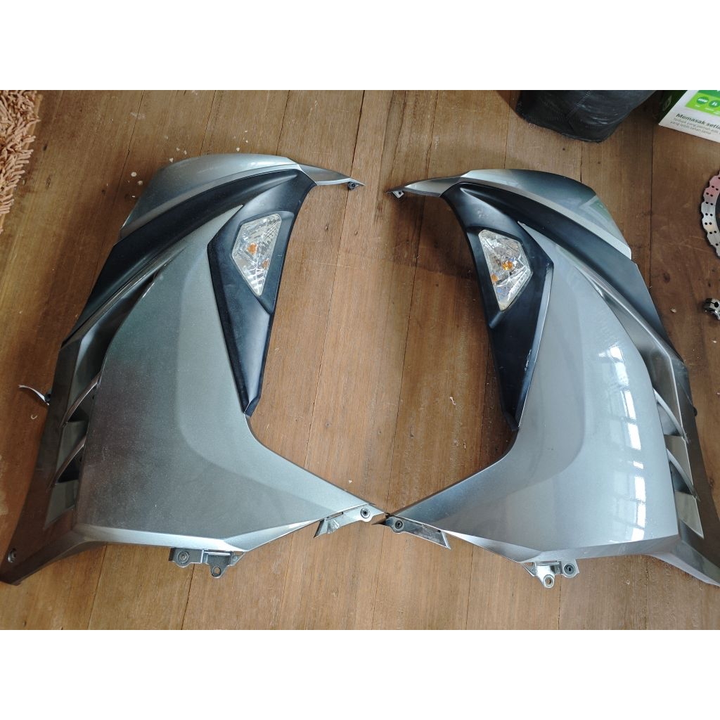 FAIRING KIRI & KANAN NINJA 250 FI OLD GREY