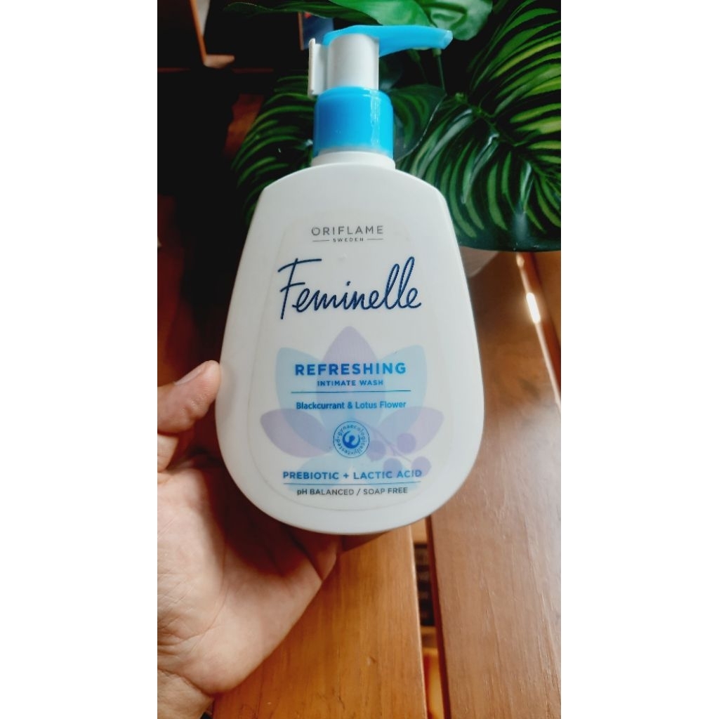 Oriflame Feminelle Refreshing Intimate 300ml (pembersih kewanitaan)