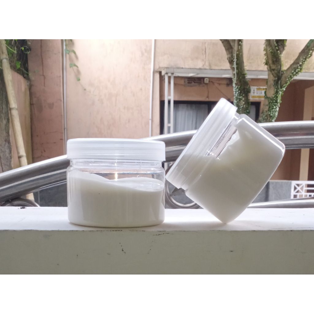 lem plastik 250 gram or Lem yupi or  gram Lem kardus licin or lem mika or atau lem plastik or lem du