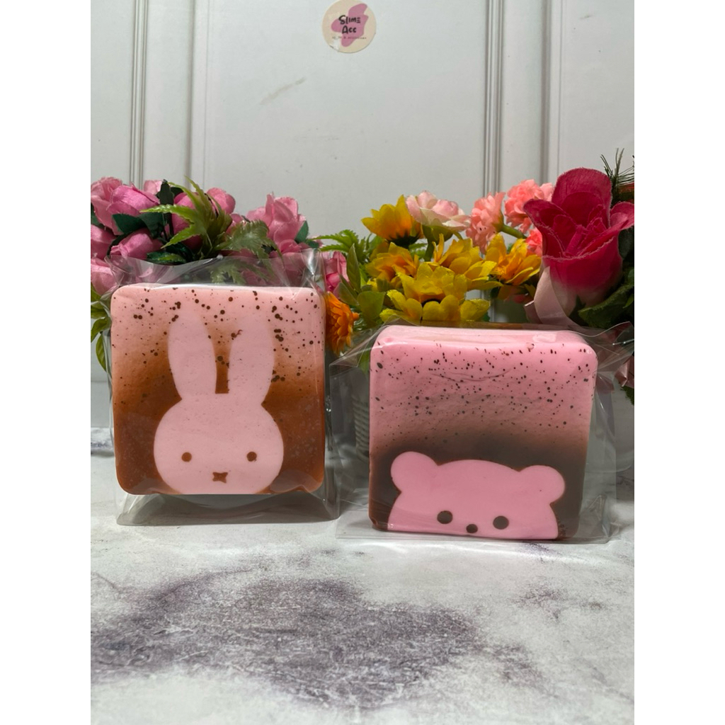 Squishy Mousse cokelat strawberry - Medium Thick Toast - Squishy Karakter beruang hello kitty rabbit