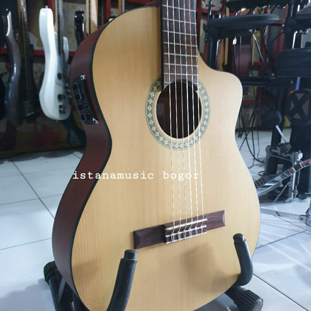 Gitar Genta Akustik Elektrik Classic Nylon EQ Preamp Tuner