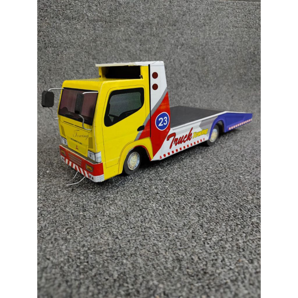 Mainan anak miniatur truk towing