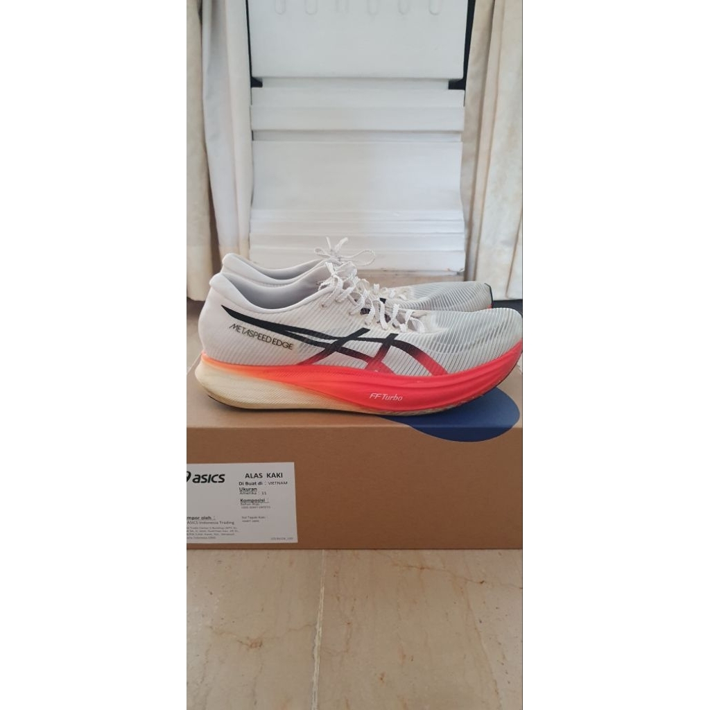 Sepatu Lari ASICS Metaspeed Edge+