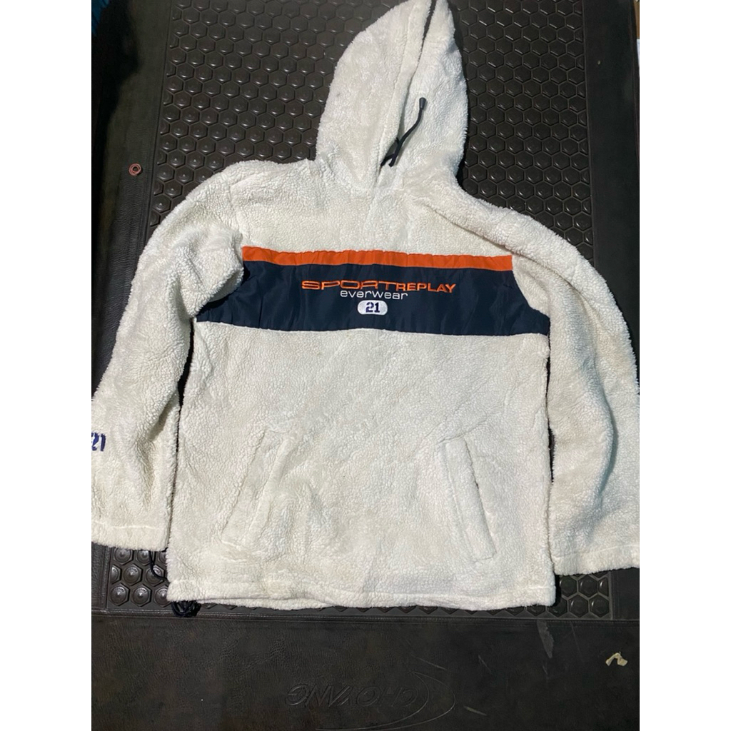 JAKET SERPA SPORT REPLAY PUTIH TULANG MEWAH BRANDED ( ada minus di belakang bekas kebakar kecil slid