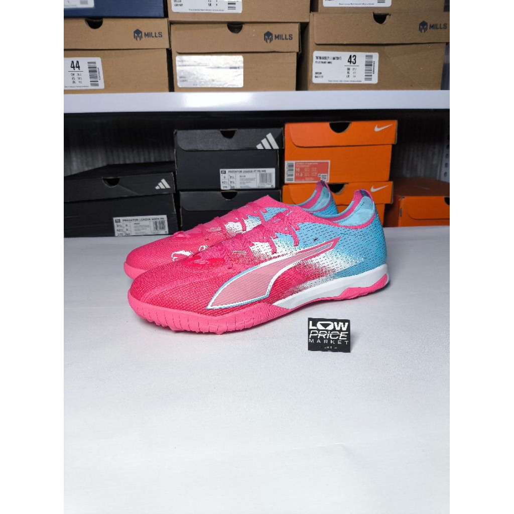 SEPATU BOLA ULTRA 6 MATCH TURF