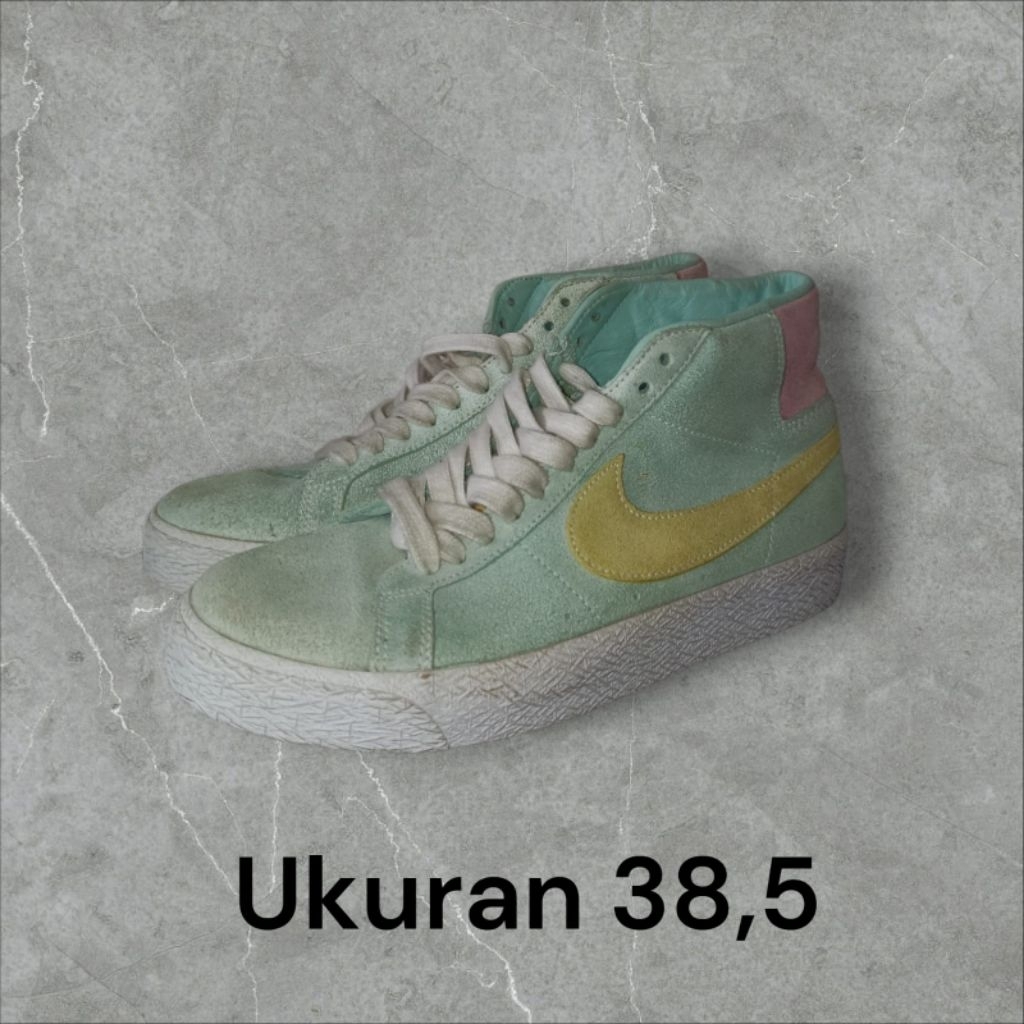 sneakers second branded