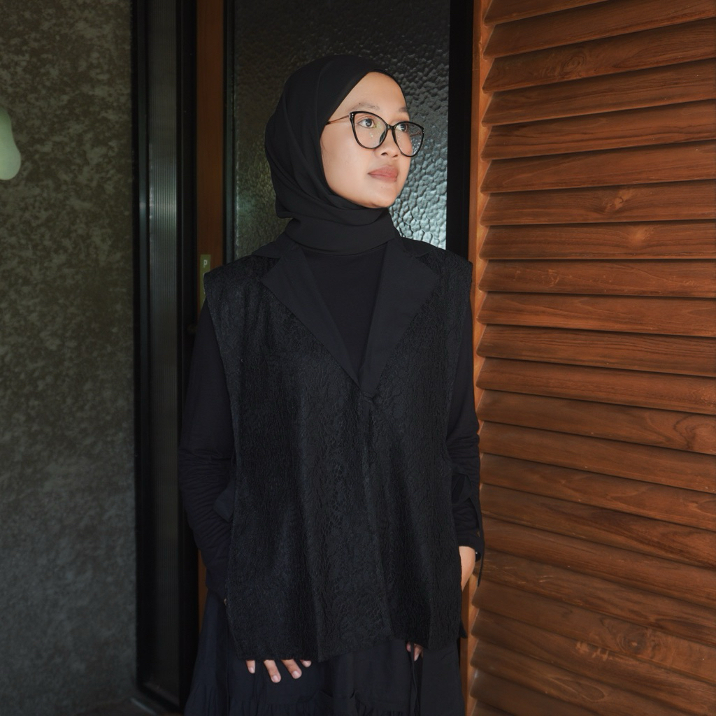 SADAKALA - Outer Hitam Brokat Atasan Wanita - Anala