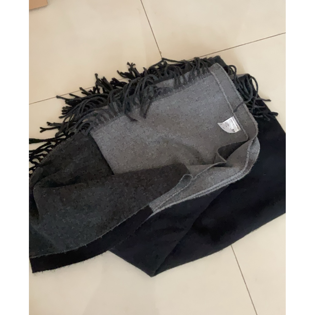 syal uniqlo