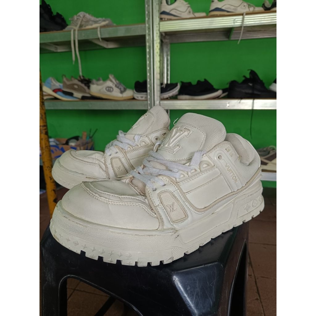 Sepatu Louis Vuitton LV Skate Sneaker Triple White - Made in Italy - Size 44 Original Second