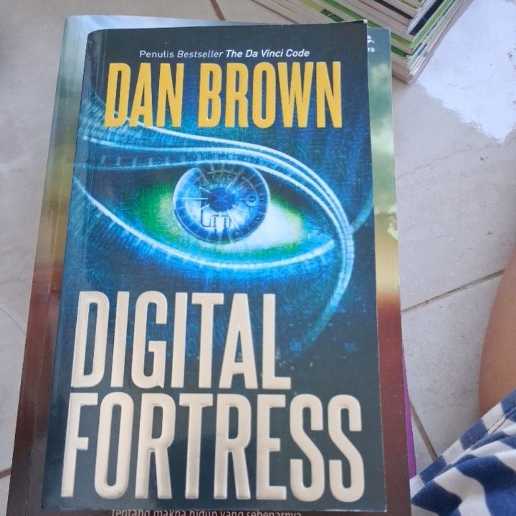 NOVEL BENTENG DIGITAL. DAN BROWN