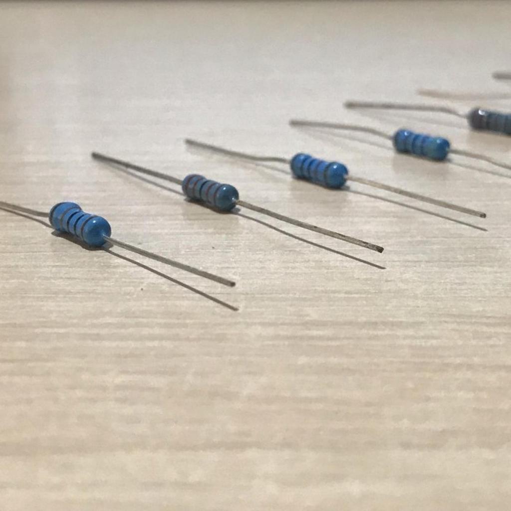 RESISTOR METAL FILM 1/2W 1/2 WATT 0.5 0,5W 1% 1 PERSEN 22000 22K 22 KILO OHM