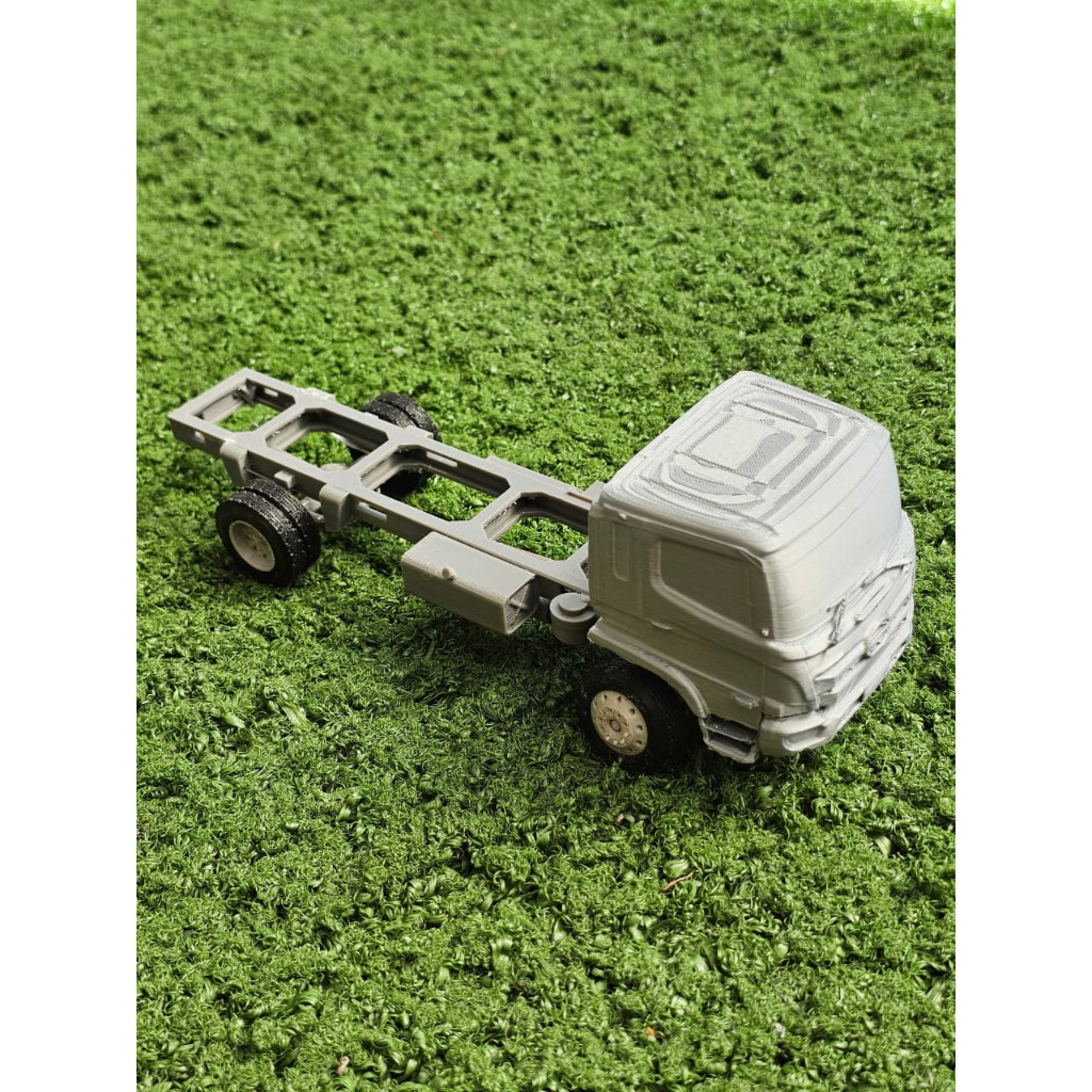 Miniatur Truk Hino 500 fullset sama Sasis Skala 1:30