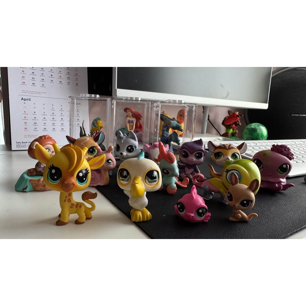 Littlest Pet Shop ( LPS )