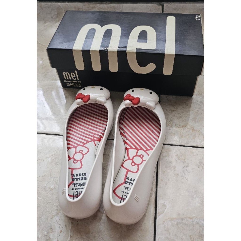 preloved sepatu anak mini Melissa hello kitty ori