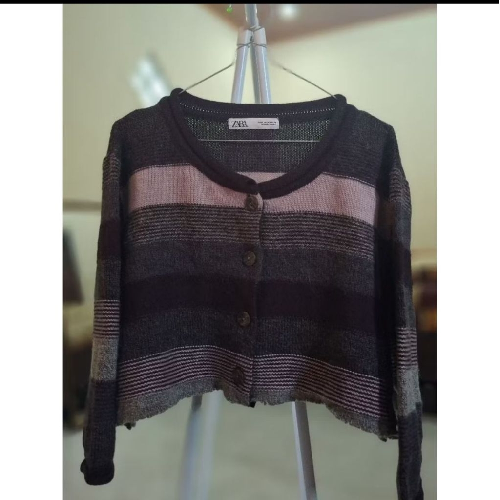 Prealoved sweater crop zara