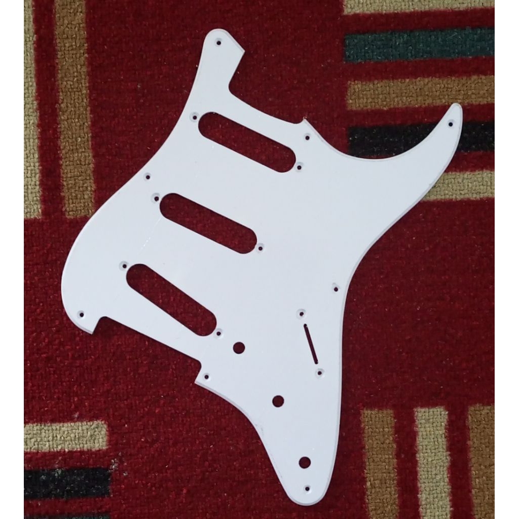 Pickguard Gitar Original Squier Classic Vibe Stratocaster Warna Putih