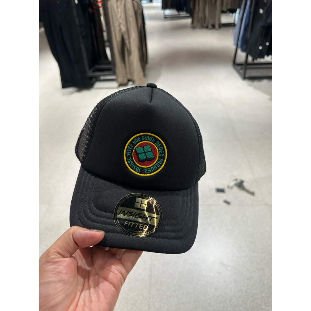 TOPI INSIGHT BLACK