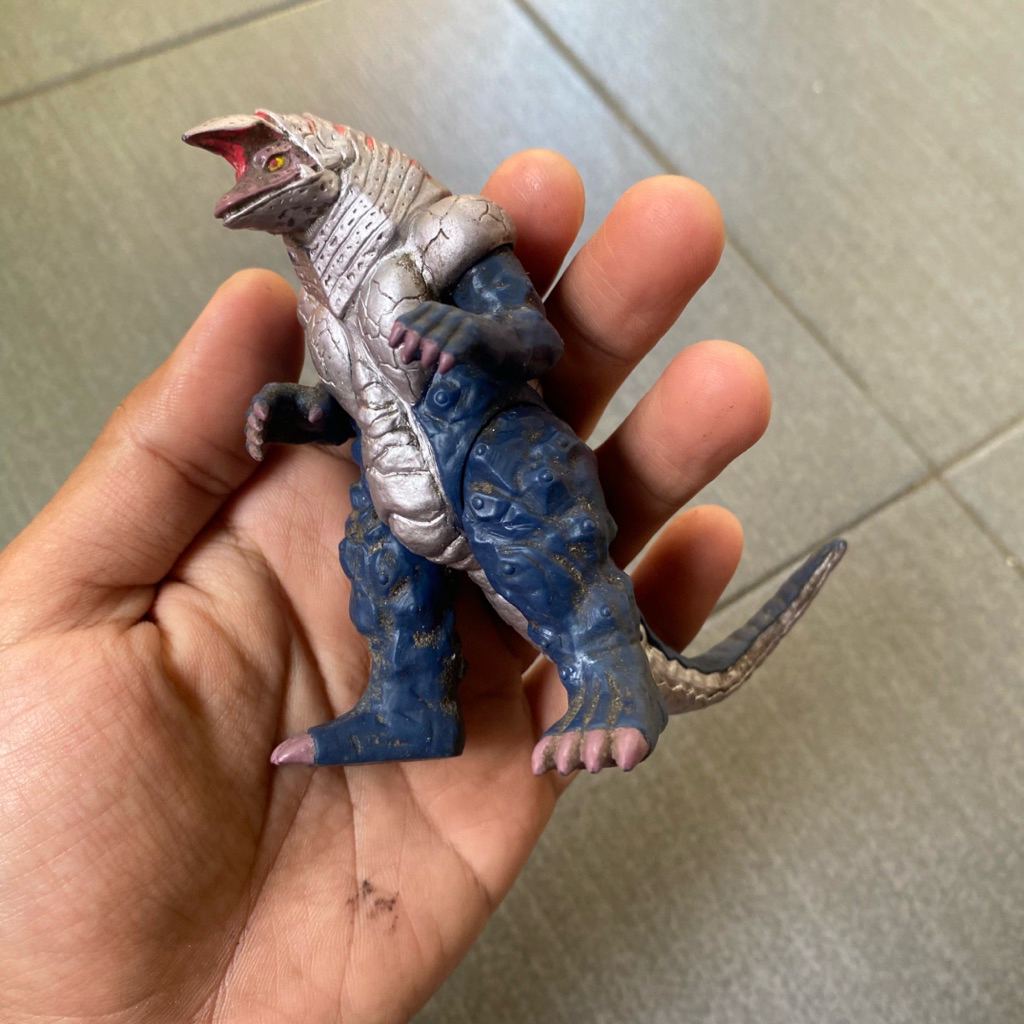 action figure monster golza ultraman 3 bandai original