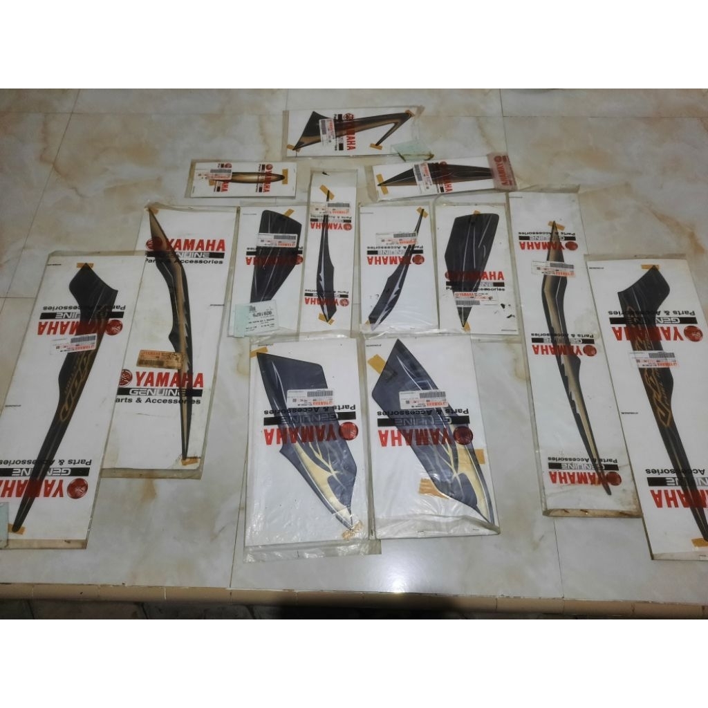 Striping Stiker Yamaha Vixion Old 2010 Hitam Original YGP